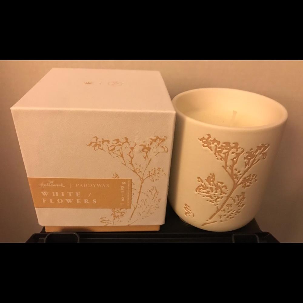 New Hallmark Paddy wax jar candle